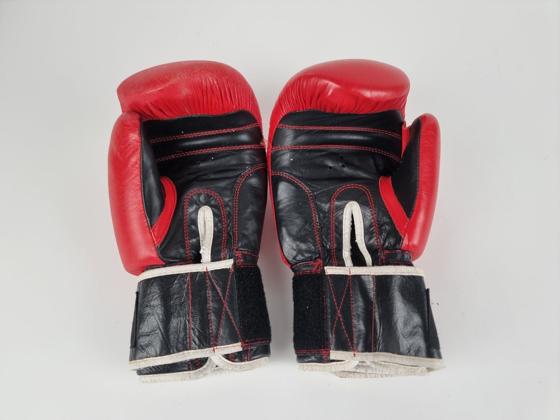 Handschuhe & Handstulpen: Boxhandschuhe – Gebraucht aus Urtenen-Schönbühl von Restwert_Schoenbuehl 1