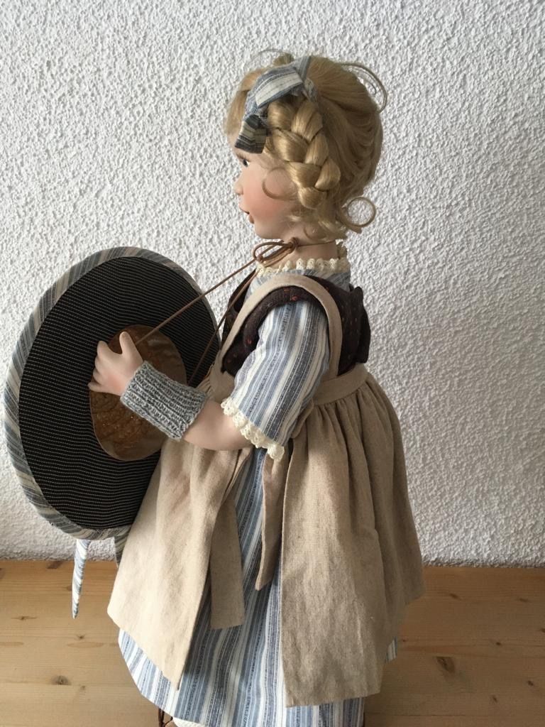 Puppen: Künstlerpuppe Mädchen mit Kleider Höhe 64 cm – Gebraucht aus Horgen von gogo-30 1