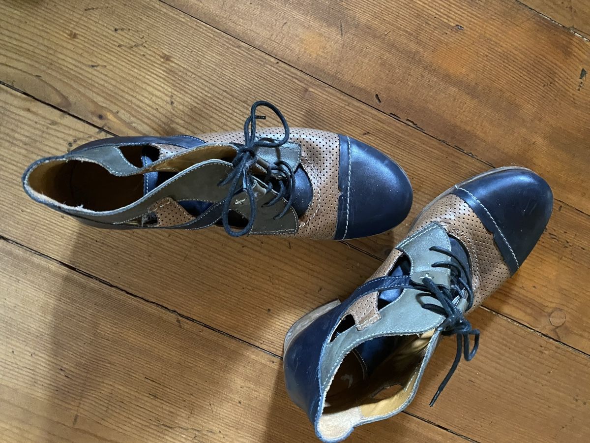 Chaussures femmes: Spezielle Stiefeletten 37 – D'occasion à Heimenschwand par marlies-033 2