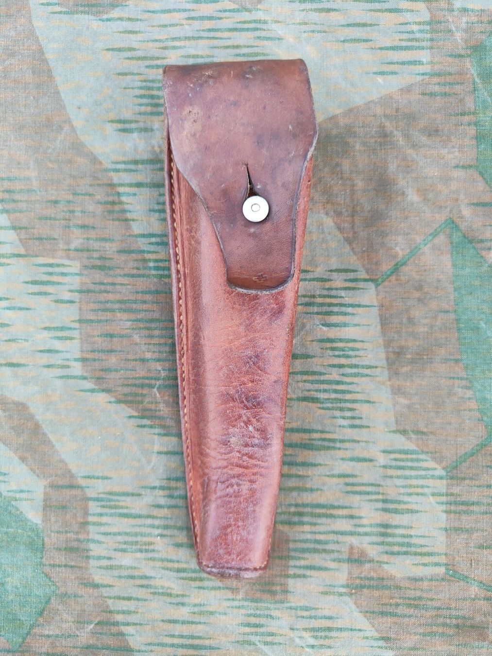 Schweizer Armee Uniformi: Etui zu Schiessbecher K31 von 1945 – Usato da Bauma venduto da SwissMilitaria