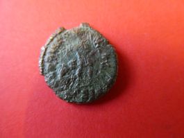 uralte Bronzemünze 18 mm     2.26 g