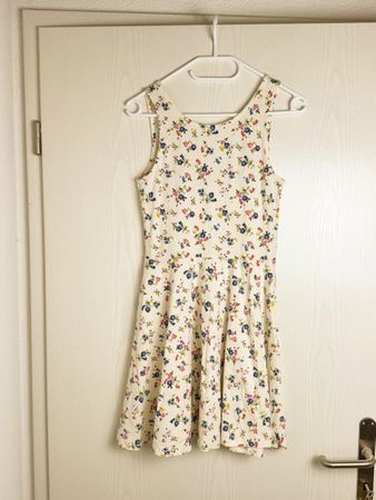 Blumenkleid Sommerkleid Gr. M leicht & luftig top Zustand 🌸