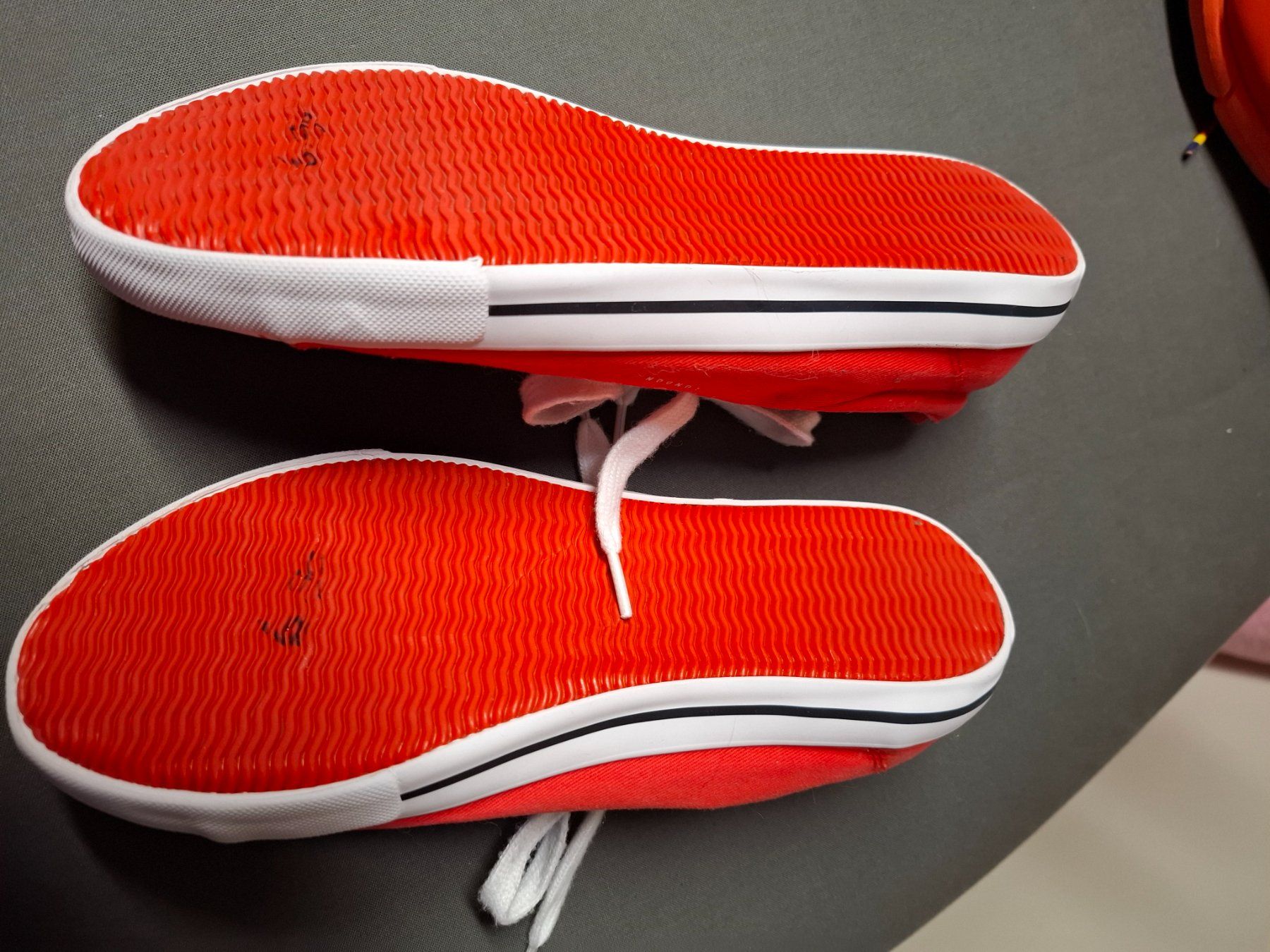Pepe Jeans Scarpe da donna: Pepe Jeans Schuhe, Gr. 39, Rot – Usato da Selzach venduto da Sennemeitschi11 2