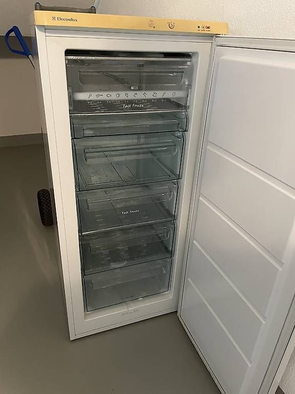 Congelatori: Tiefkühlschrank – Usato da Winkel venduto da Mnsti 1