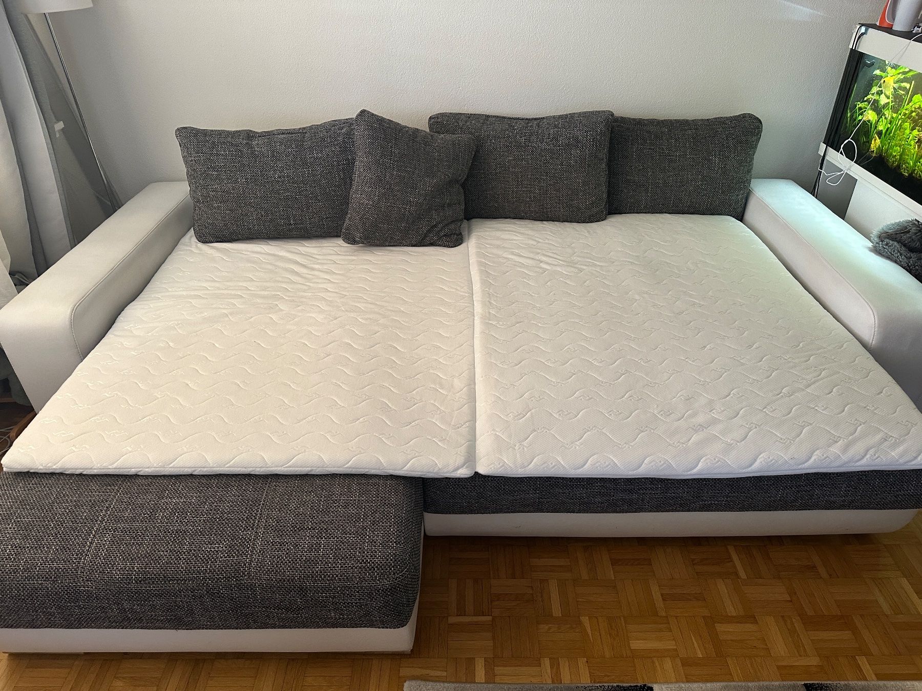 Sofas: Ecksofa mit Schlaffunktion und Stauraum – Gebraucht aus Luzern von NPudduF 2