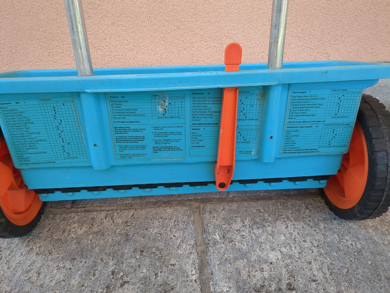 Carriole: Spargitore Gardena per giardio – Usato da Ligornetto venduto da PoGabriella 1