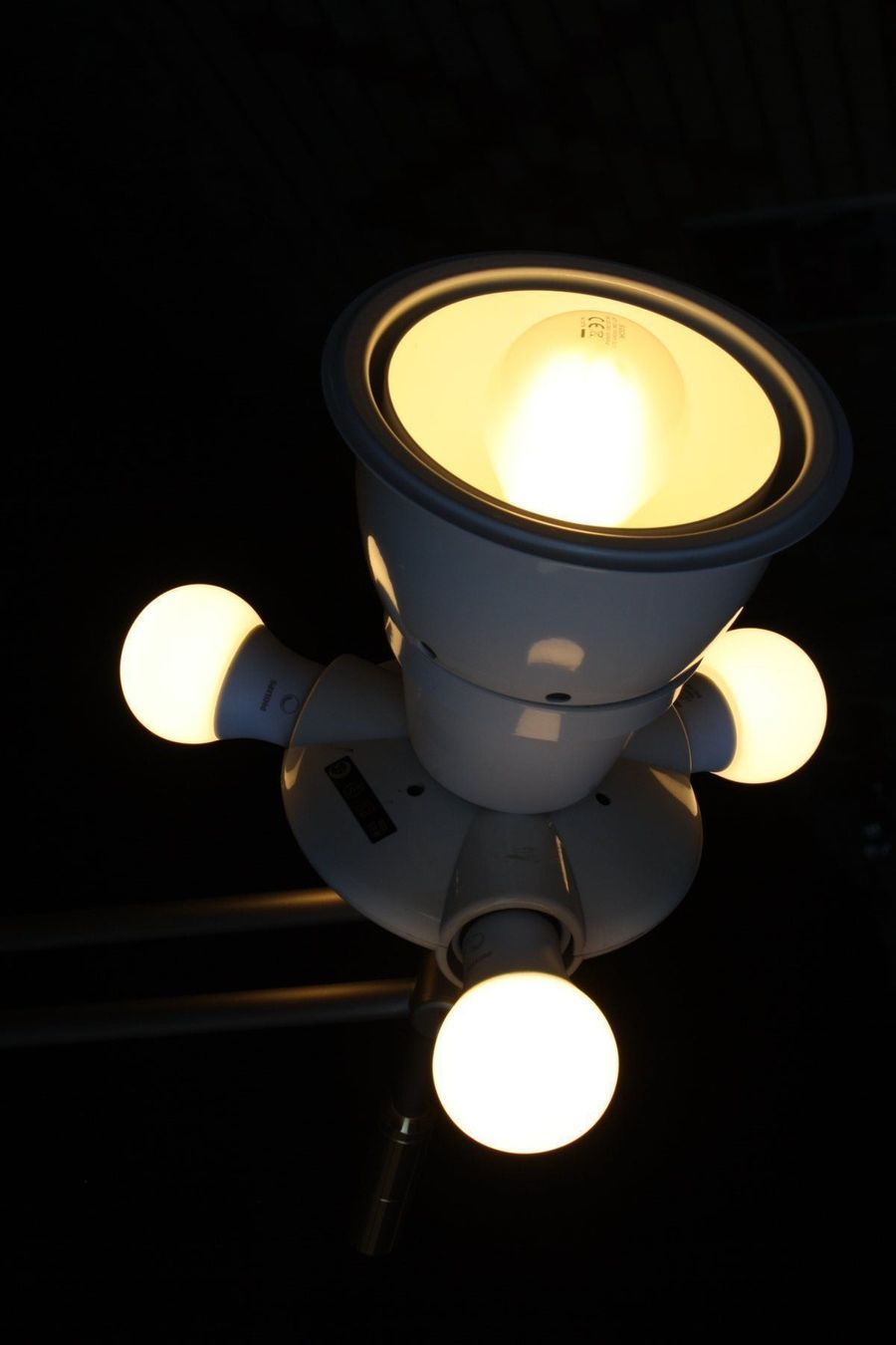 Lampade: STEHLAMPE LAMPE STEHLEUCHTE – Usato da Wauwil venduto da Pneuedy 1