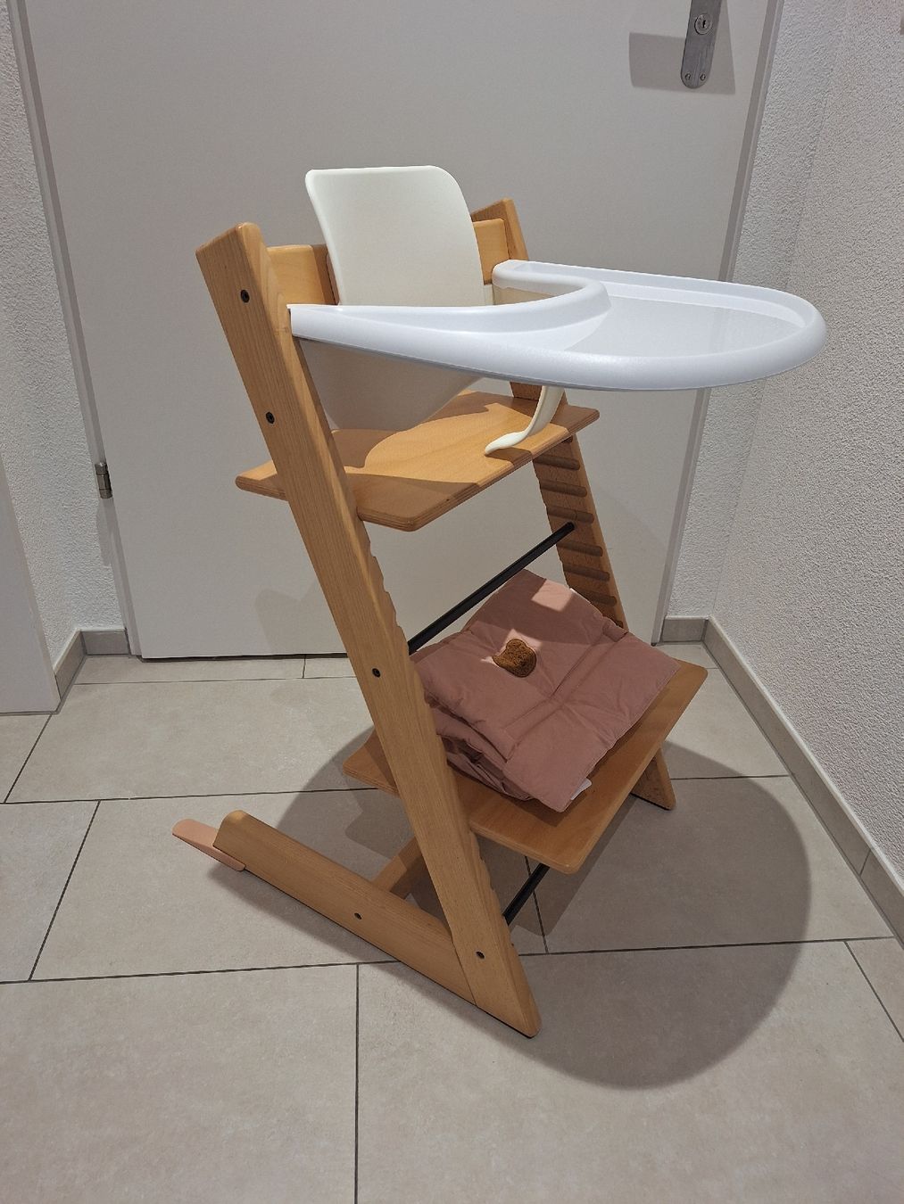 Stokke Seggioloni: Triptrap Stokke mit viel Zubehör/ 2017 – Nuovo (secondo la descrizione) da Döttingen venduto da DuHaiduc