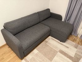 Neuwertiges Ecksofa (dunkelgrau) mit Schlaffunktion