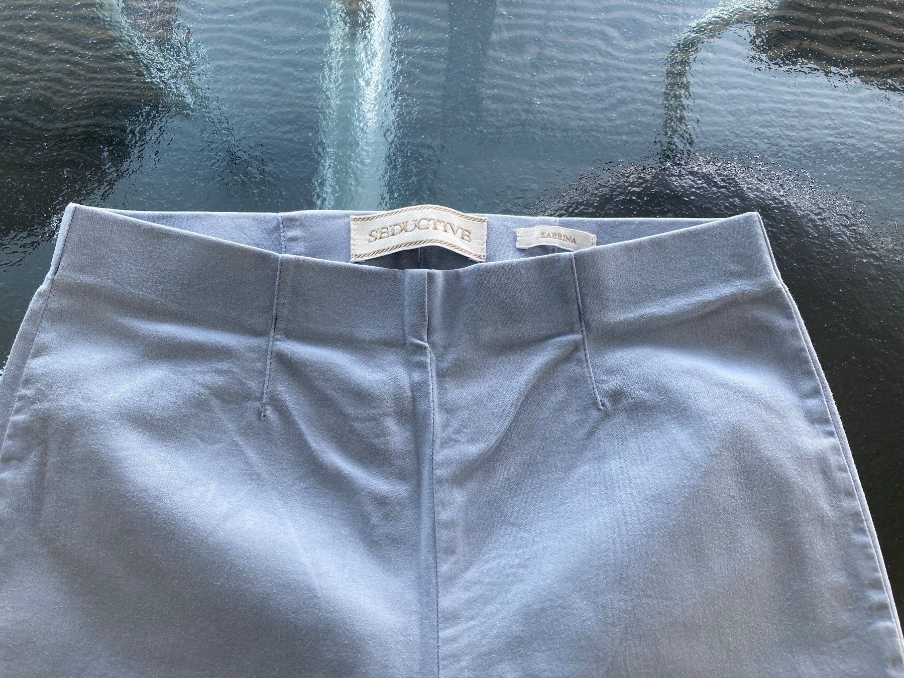 Pantaloni: SEDUCTIVE Damenhose Mod. SABRINA, Gr. 34, hellblau, iconic – Usato da Zürich venduto da einefreude 5
