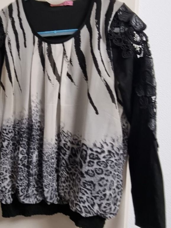 Blusen: Shirt,  Bluse Gr. S/ M, Spitzenbesatz an Ärmeln – Neu (gemäss Beschreibung) aus geroldswil von Gumball1 1