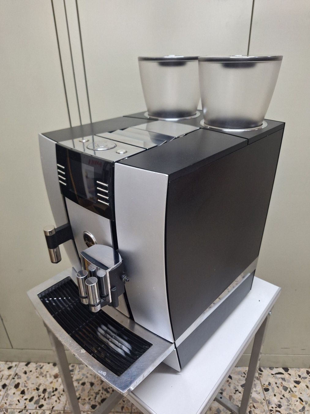 Jura Kaffeemaschinen & Espressomaschinen: Machine à café JURA GIGA X7 Professional – Defekt aus Laconnex von Patkek29 1