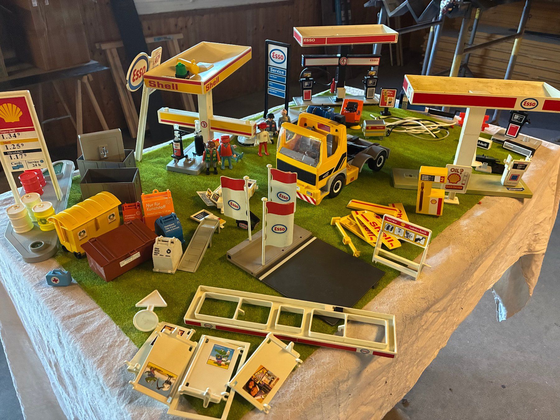 Playmobil Spielzeuge: Playmobil Tankstelle – Gebraucht aus Ueberstorf von gui_f2q8