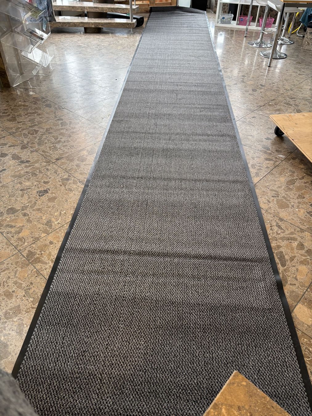 Tappeti: Schmutzfangteppich, grau, neuwertig - 120x765 cm – Nuovo (secondo la descrizione) da Altstätten SG venduto da hier-kauf-ich-ein