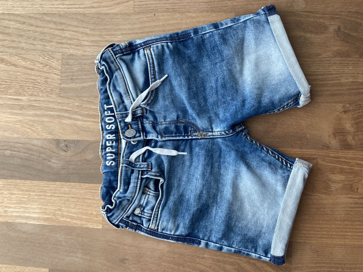 H&M Hosen: Kurze Jeans Gr. 104 – Gebraucht aus Luzern von Aldabema