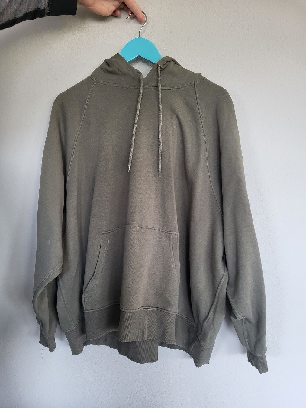 H&M Pullover & Sweatshirts: Pullover olivgrün - Grösse L – Gebraucht aus Rüschlikon von Xyzszh