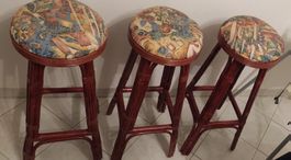 Lot 3 tabourets de bar en rotin/Set 3 Barhockern aus Rattan