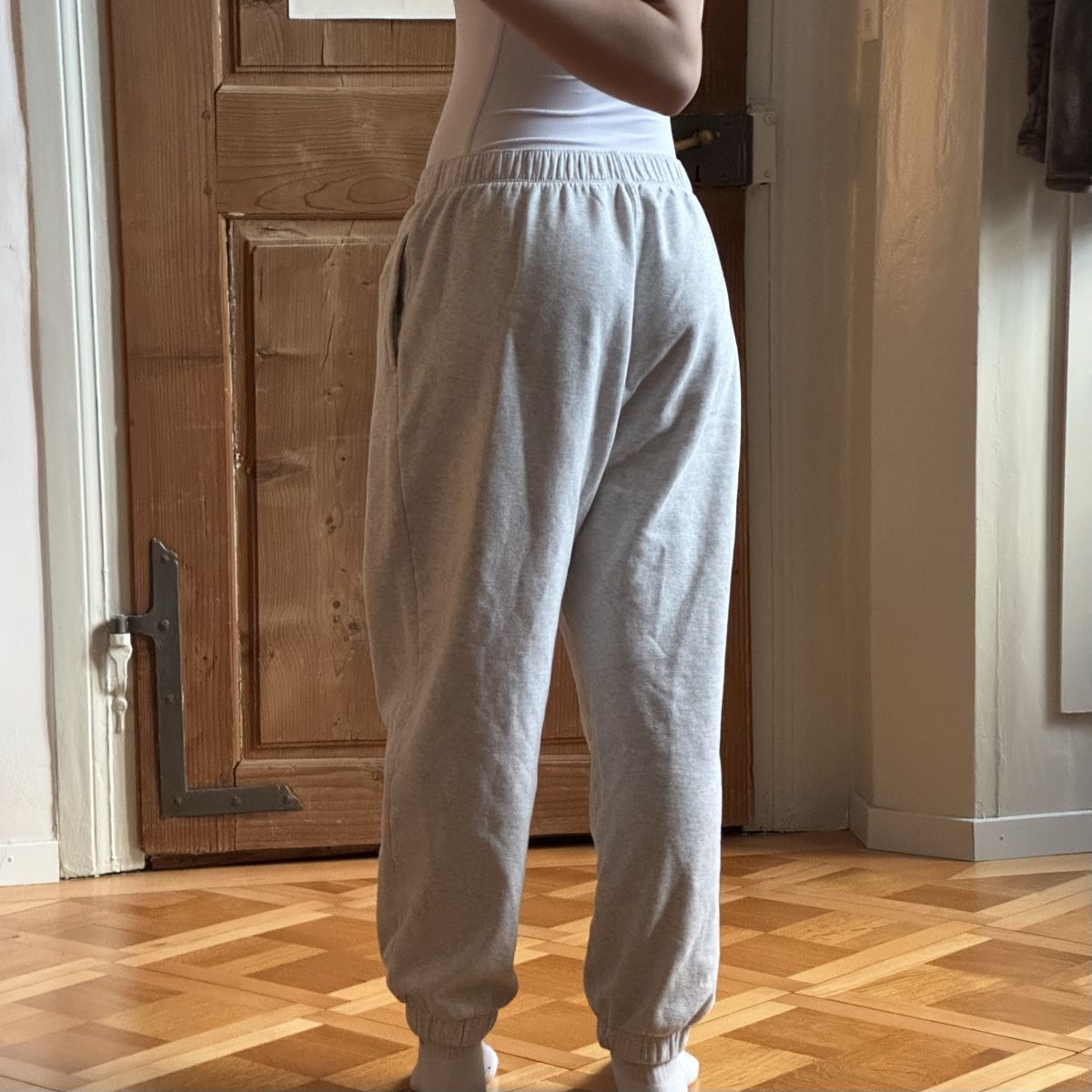 Hosen: Graue, bequeme Jogginghose, neuwertig – Gebraucht aus solothurn von mil_ja.t 2