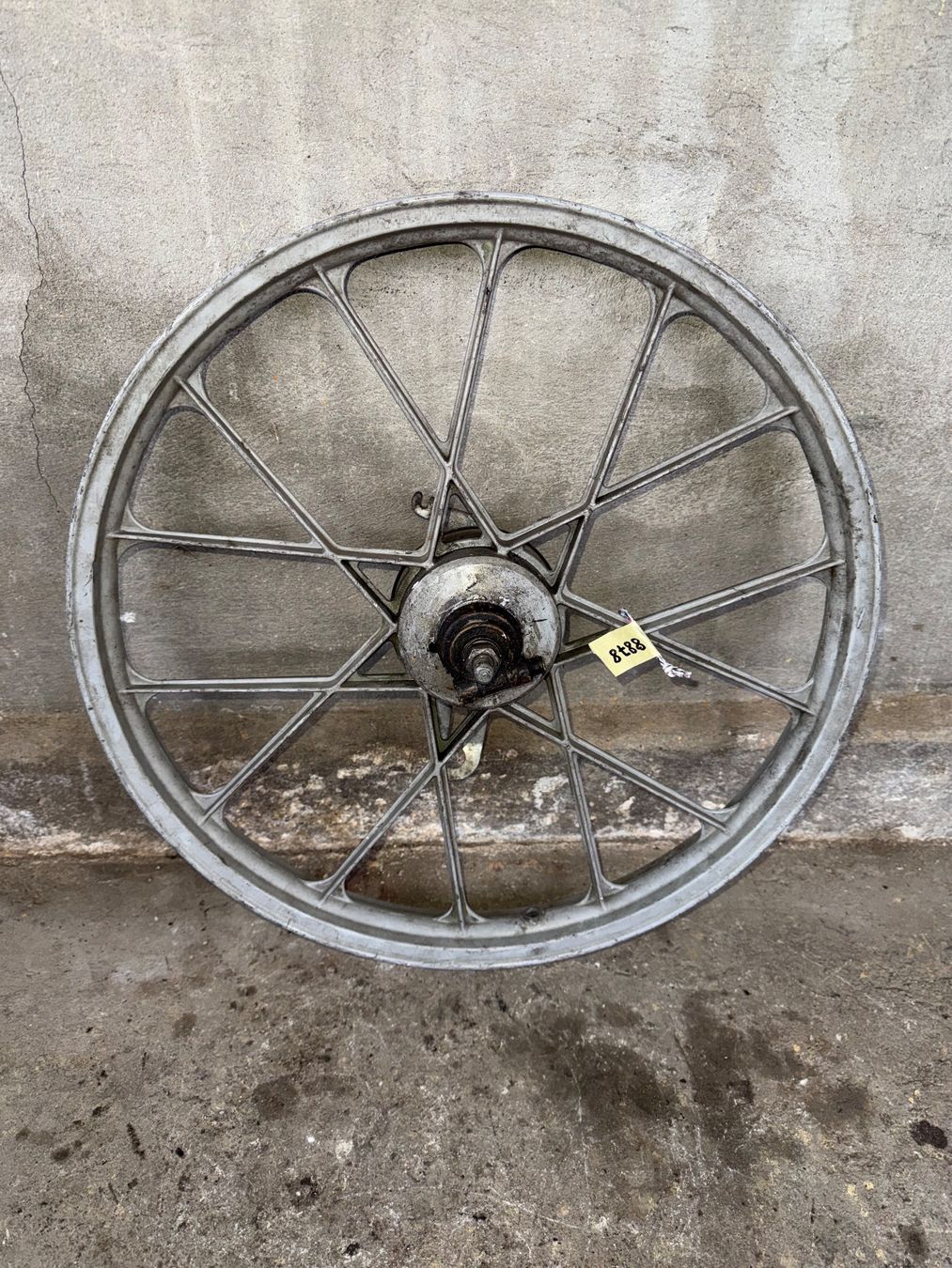 Puch Parti ricambio per ciclomotori: Puch/Sachs 17 Zoll Snowflake Vorderrad – Difettoso da Fahrni b. Thun venduto da berger_tuning34 2
