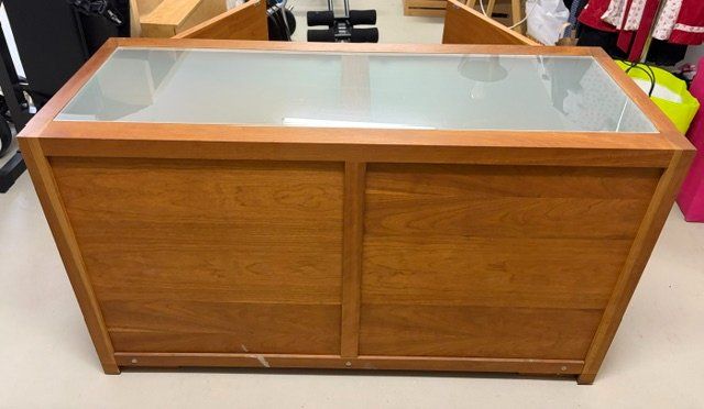 Kommoden: Sideboard, Massivholz, mit Glasscheibe – Gebraucht aus Affoltern a.A. von gotzra 2
