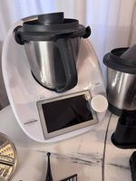  Thermomix TM6  2 Mixtöpfe + viel Zubehör