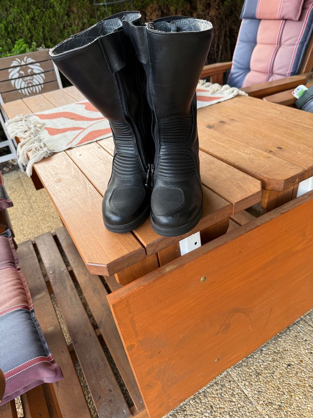 Damenschuhe: À vendre botte moto taille petit 38 neuve – Gebraucht aus Jongny von Chams1 3
