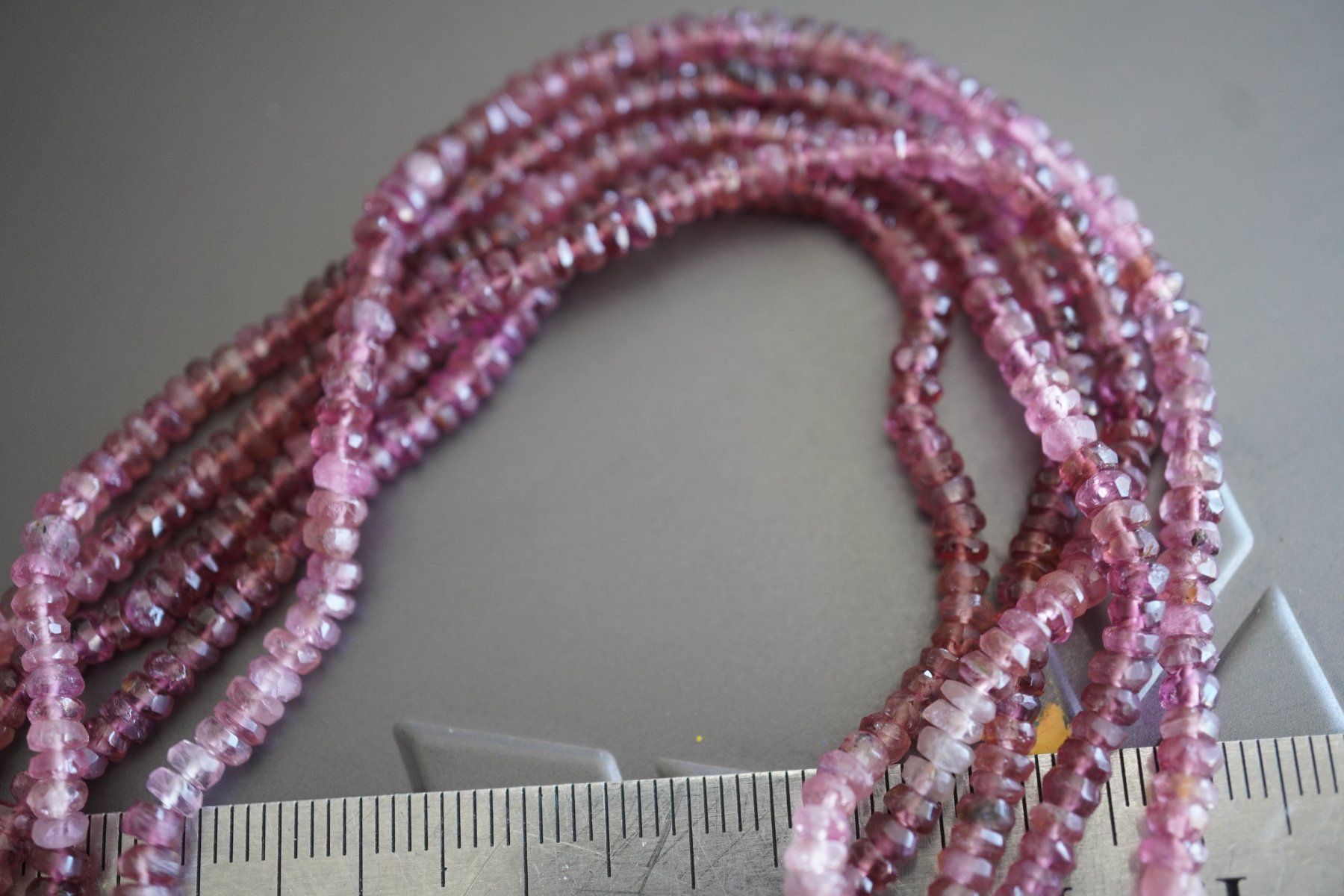 Pietre preziose: Turmalin  Rosa    Facettiert  Rondellen  3,5mm – Nuovo e nell'imballaggio originale da Eschenbach SG venduto da topstone 8