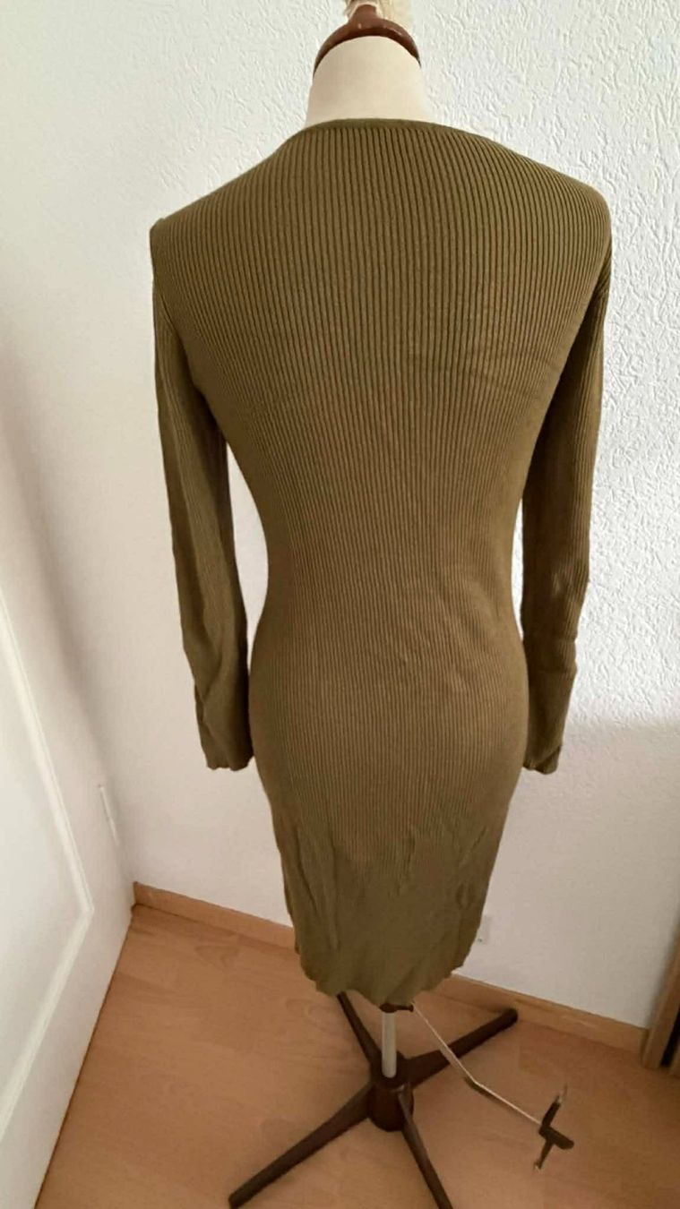 Kleider: Strick Kleid S-M – Gebraucht aus Liestal von aarroon 3