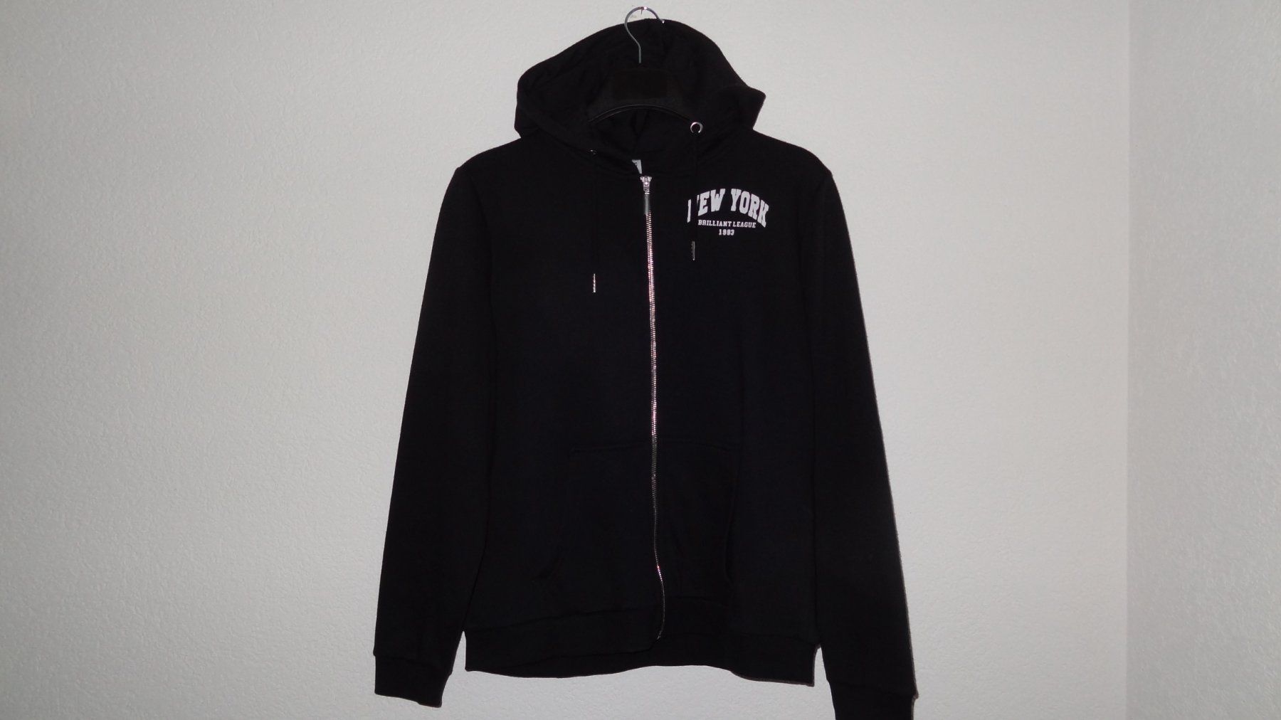 Pullover & Sweatshirts: Saltedbasics Kapuzenpullover (Zip-Hoodie) Gr. M – Gebraucht aus Winterthur von Blueedition
