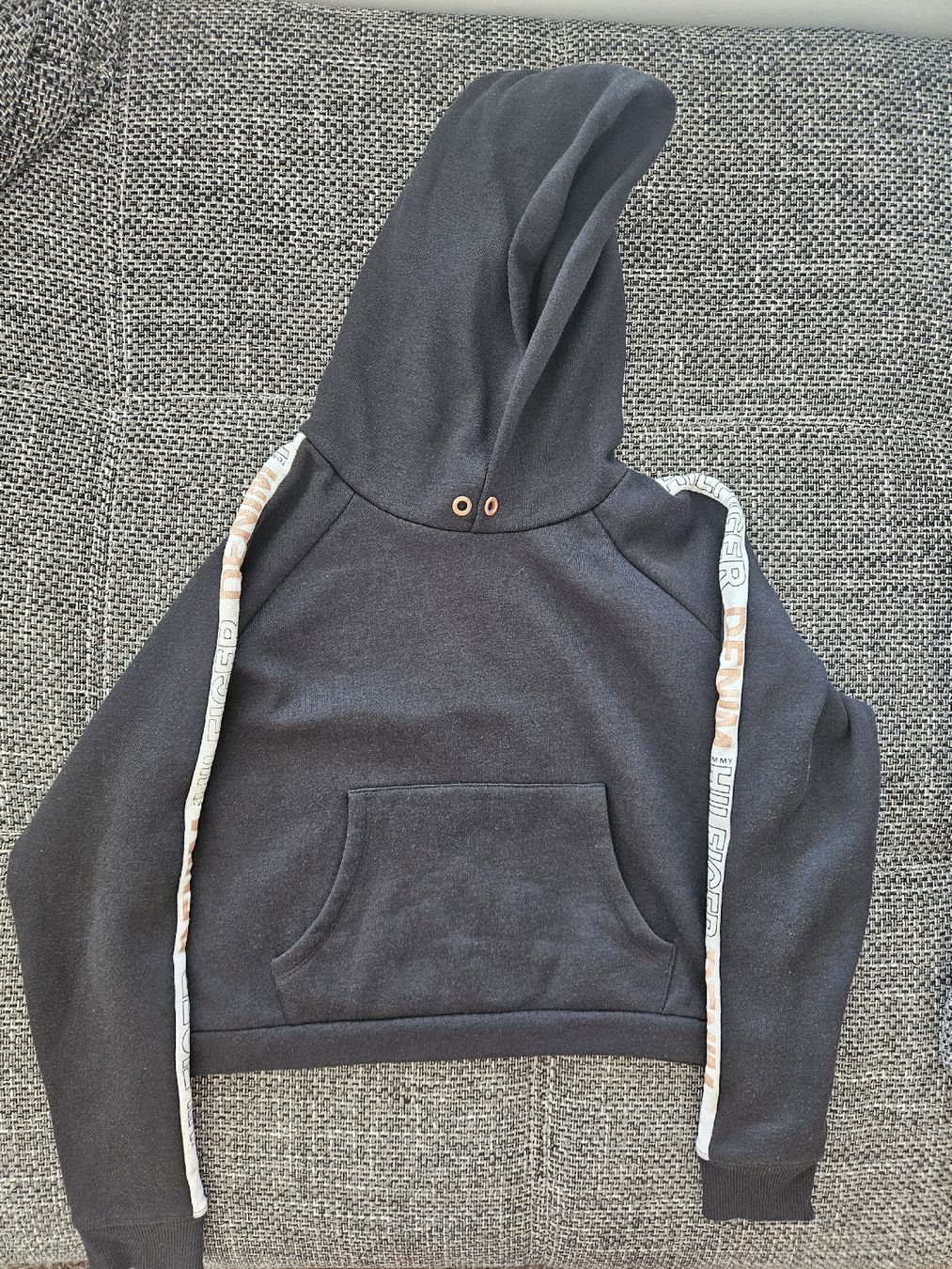 Tommy Hilfiger Pulls & Sweat-shirts: Tommy Hilfiger Denim Pullover mit Kaputze Gr.L – D'occasion à Muri AG par Corina99
