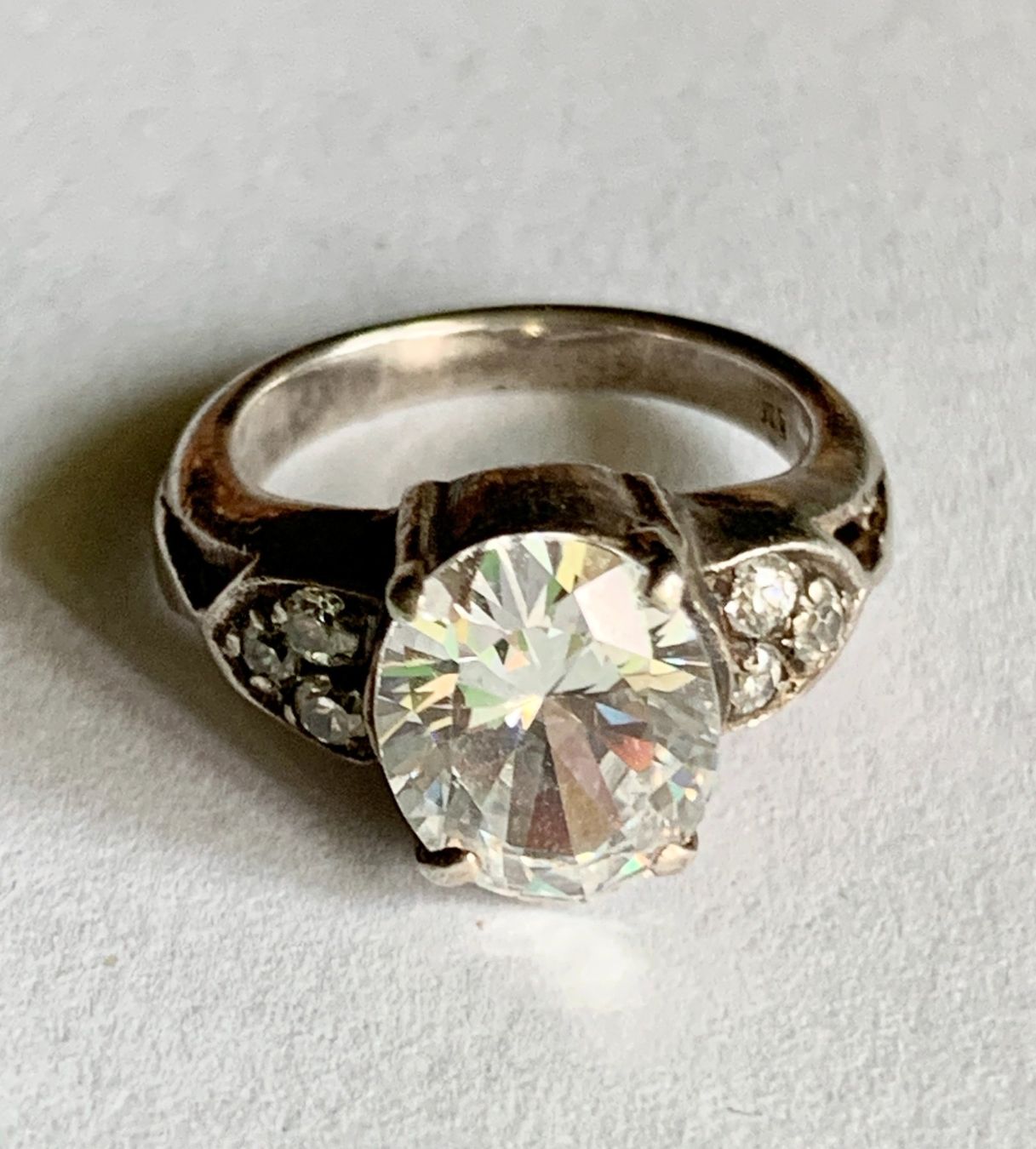 Anelli: Silberring 925er mit Zirkoniasteinen – Usato da Kloten venduto da Nephty