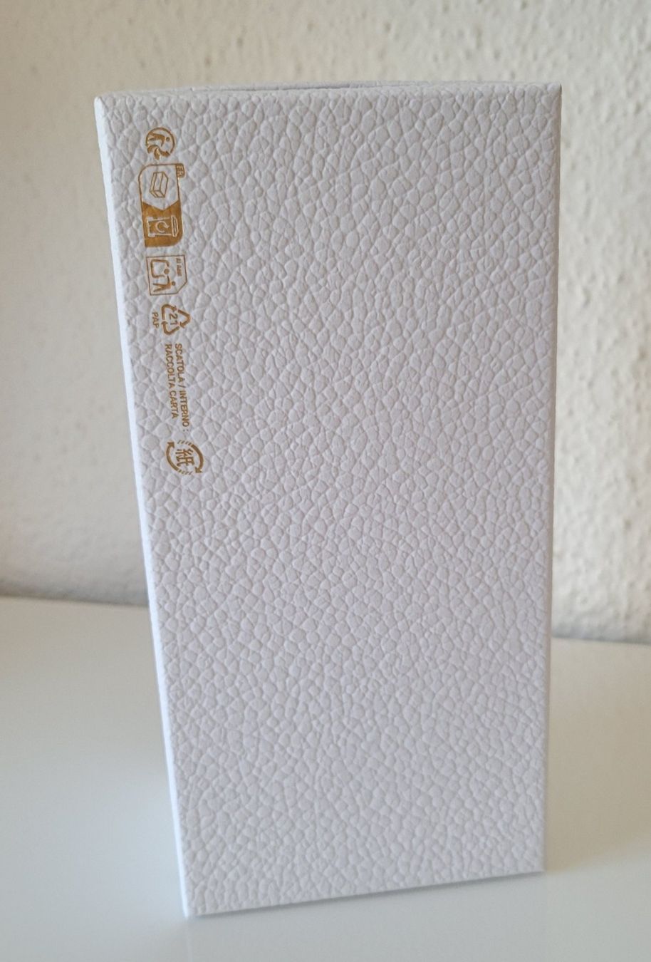 Sonstige Dekorationen & Accessoires: Dior Schachtel 🎁 Box weiss – Neu (gemäss Beschreibung) aus Zürich von fourpaws 1