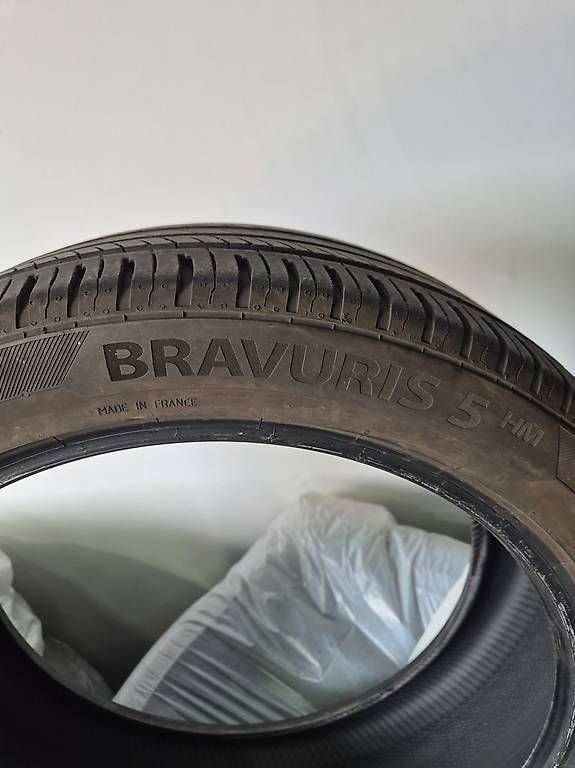 Sonstiges Schreiben & Zeichnen: 4 pneus 235 45 R20 XL été – Gebraucht aus Bussigny von NoLimiit 2