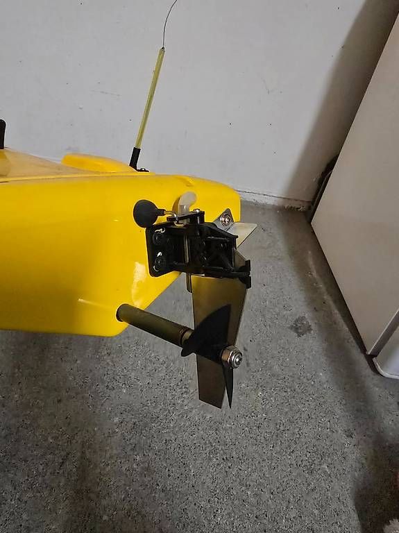 Modellismo RC: RC Rennboot nie gebraucht – Usato da Aarburg venduto da Thaler07 1