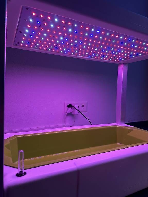 Altro: Indoor Gewächshaus Kräutergarten GreenUnit 2.0 – Usato da Silvaplana venduto da SmionS 2