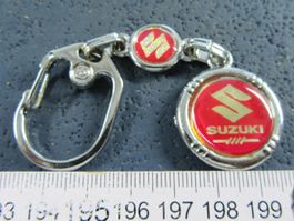 SUZUKI LOFO SCHLÜSSELANHÄNGER SILBRIG BEIDSEITIG