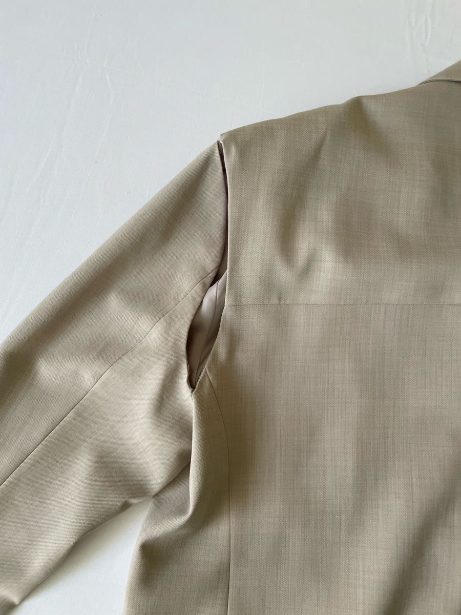 Giacche: Veste William Look beige, élégante et confortable. – Usato da Concise venduto da Lae99 2