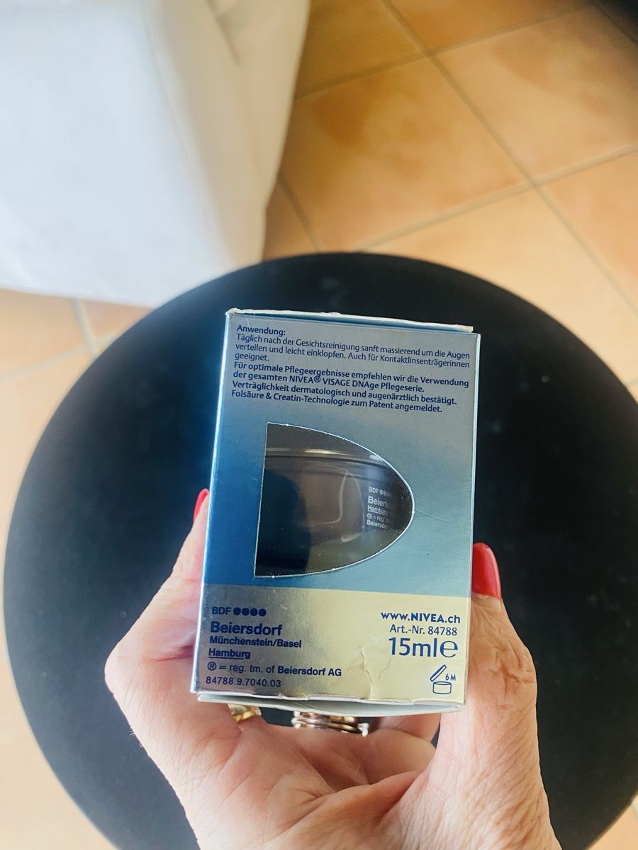 Nivea Cura del viso: Nivea creme yeux DNAge neuf – Nuovo e nell'imballaggio originale da Belmont-sur-Lausanne venduto da chu_vxf5 2