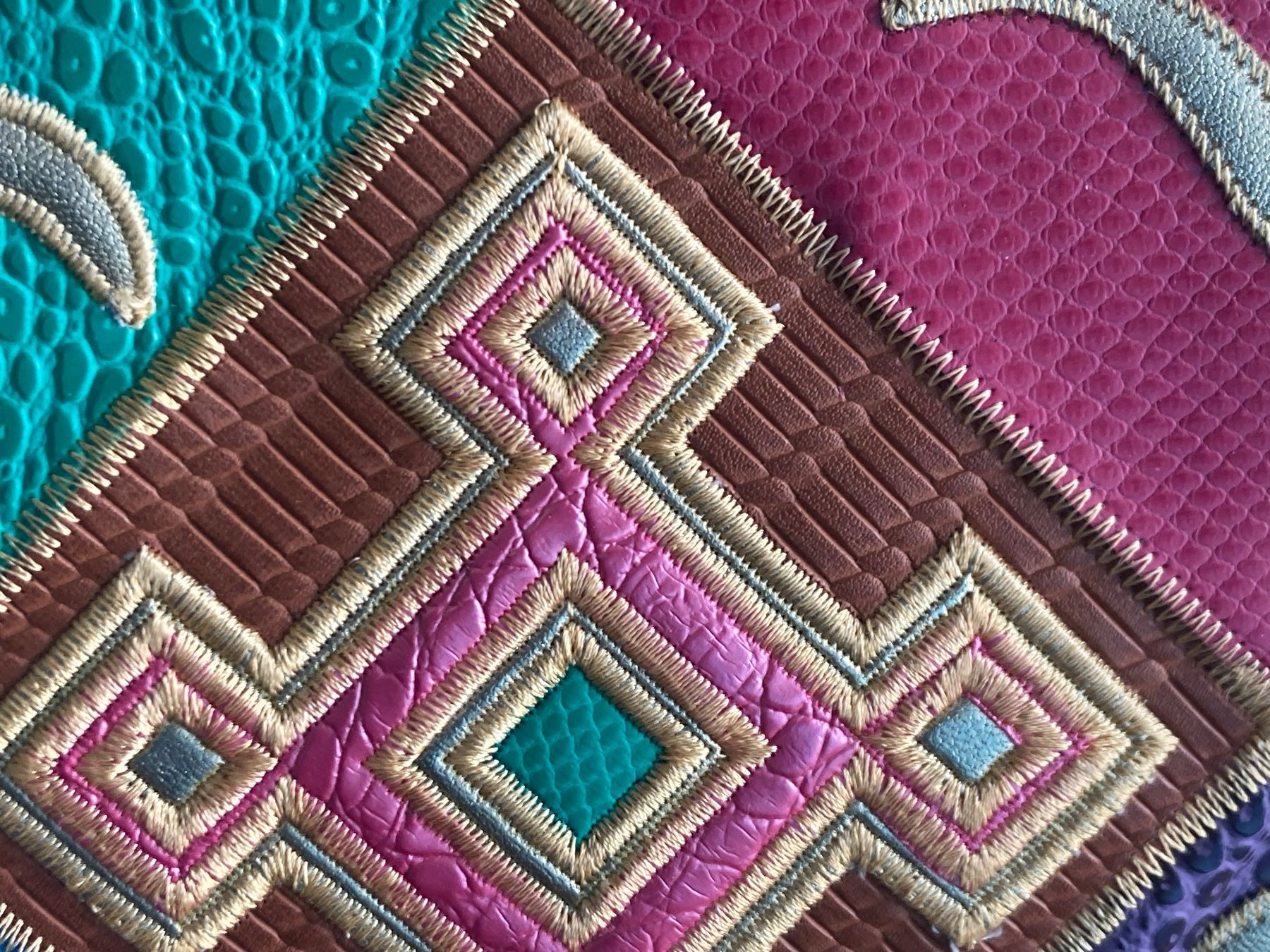 Borse da donna: Bunte Patchwork Handtasche mit Quaste, Retro Sommer Trend – Usato da Zürich venduto da Idbiw 2