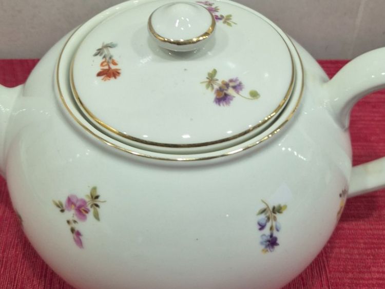 Teiere: Théière porcelaine Langenthal ancienne A8 – Usato da Fully venduto da tameab 1