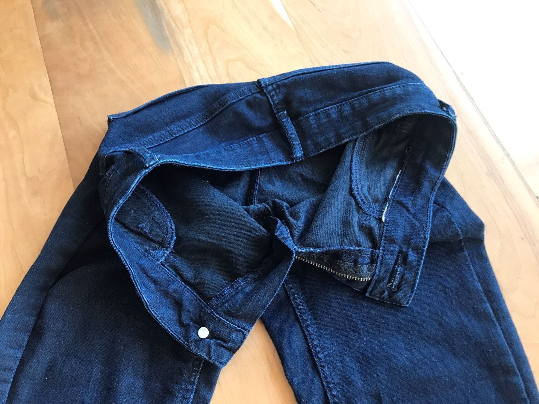 Zara Pantaloni: NEU Zara 34 denim/dark blue jeans basic – Nuovo (secondo la descrizione) da Oberwil b. Zug venduto da annecl 4