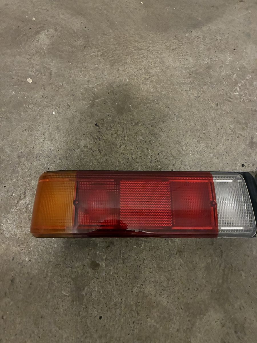 BMW Accessori per altri veicoli: E21 Hecklichter – Usato da Grenchen venduto da Netii10 1