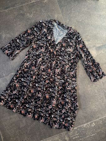 VERO MODA Kleid, Gr. L, Schwarz mit Muster, Herbstlich!