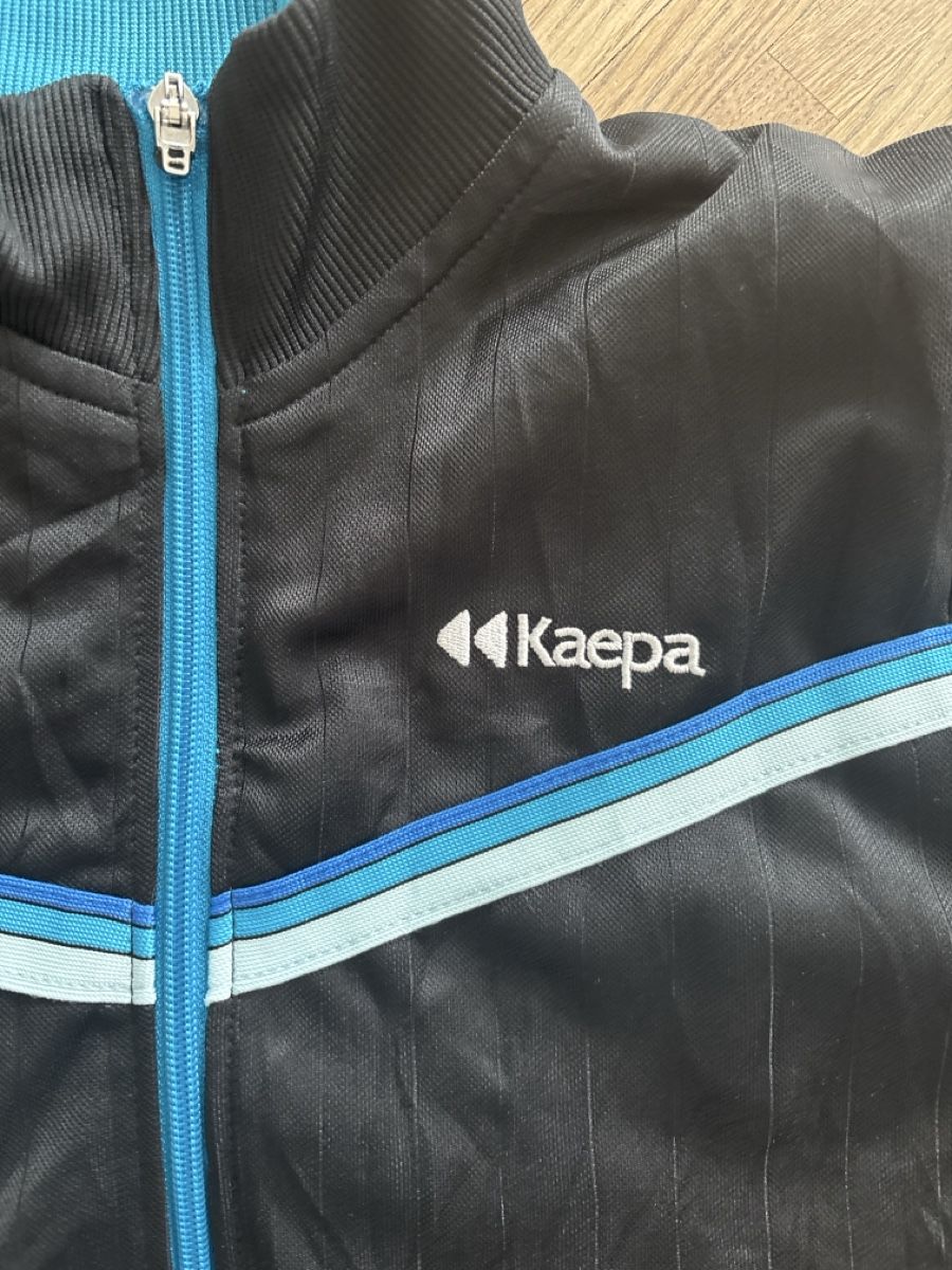 Giacche: Vintage Kaepa Trainingsjacke – Usato da Bern venduto da Cositasdelnorte 1