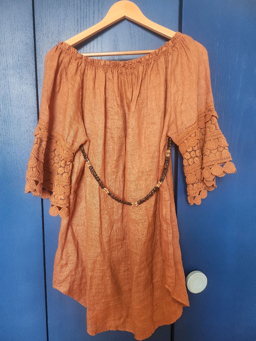 Robes: Braunes Leinenkleid mit Gürtel – D'occasion à Forch par ang_bhq6