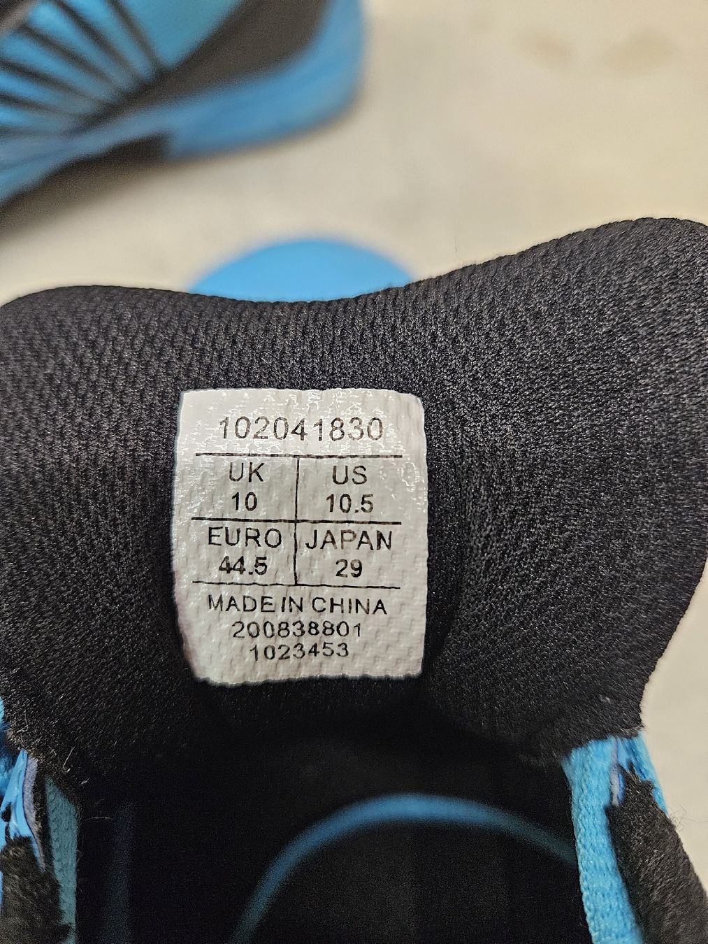 Herrenschuhe: Hallenschuhe – Gebraucht aus Mühlethurnen von Narr 1