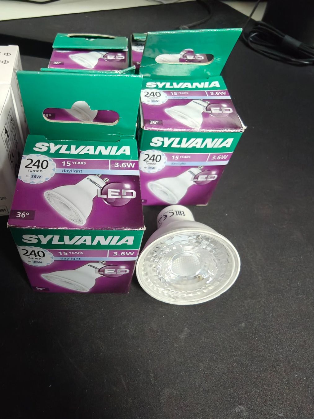 Kronleuchter & Deckenlampen: Lot 6 spots LED encastrés + 11 ampoules – Neu und originalverpackt aus Longirod von Mike_7773 6