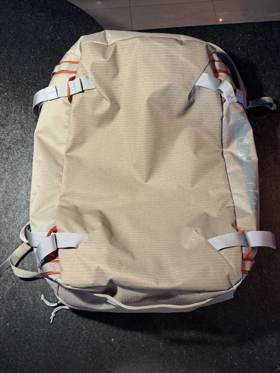 Patagonia Rucksäcke: Patagonia Black Hole 45L – Gebraucht aus Zürich von Philschu