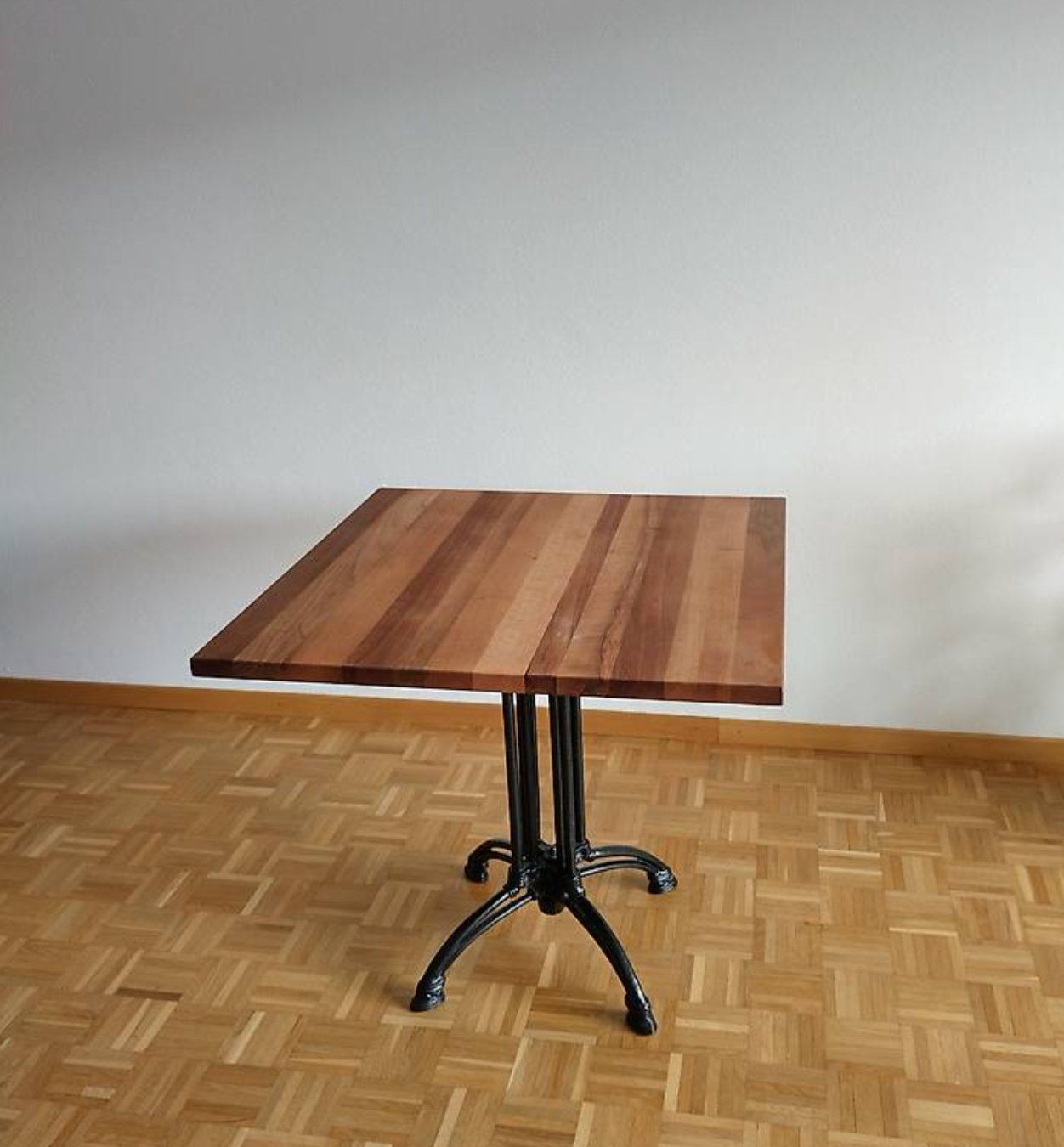 Tische: Holztisch – Gebraucht aus Menziken von qatrick