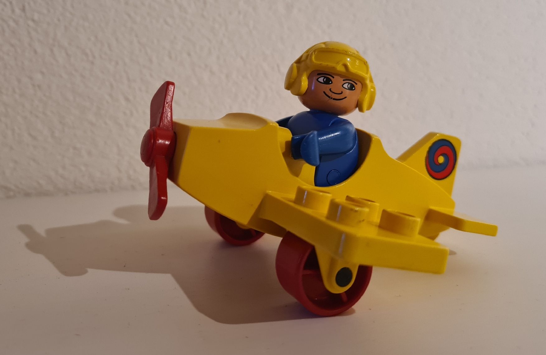 Lego Jeux de construction: Lego Duplo vintage Flugzeug mit Pilot  – D'occasion à frutigen par Plethora14